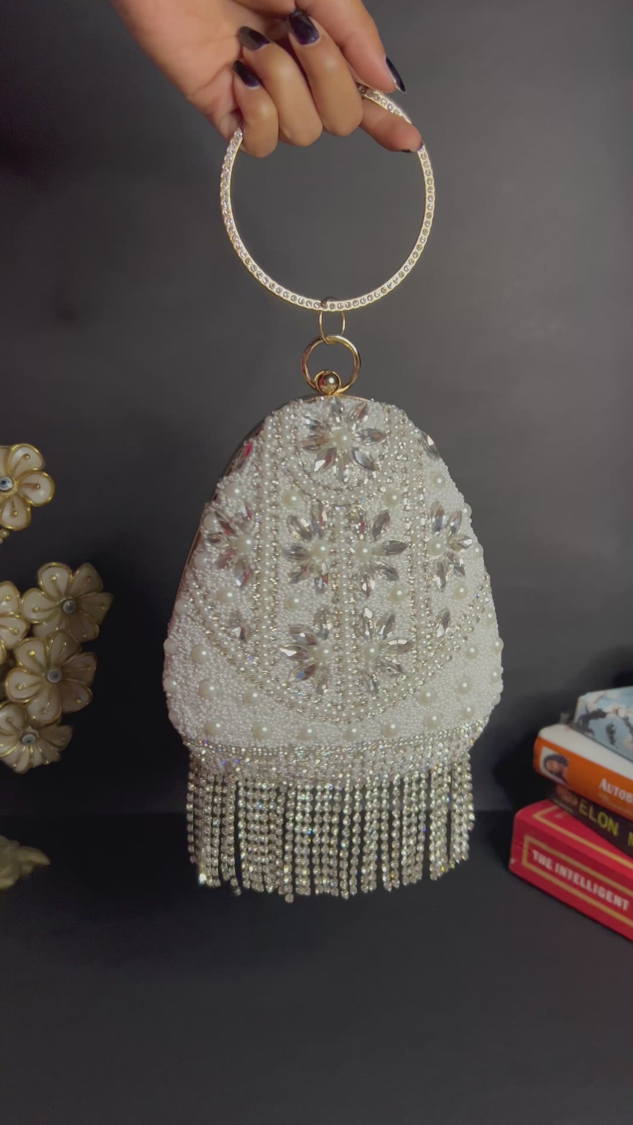 Aurora Lumière Ring Clutch