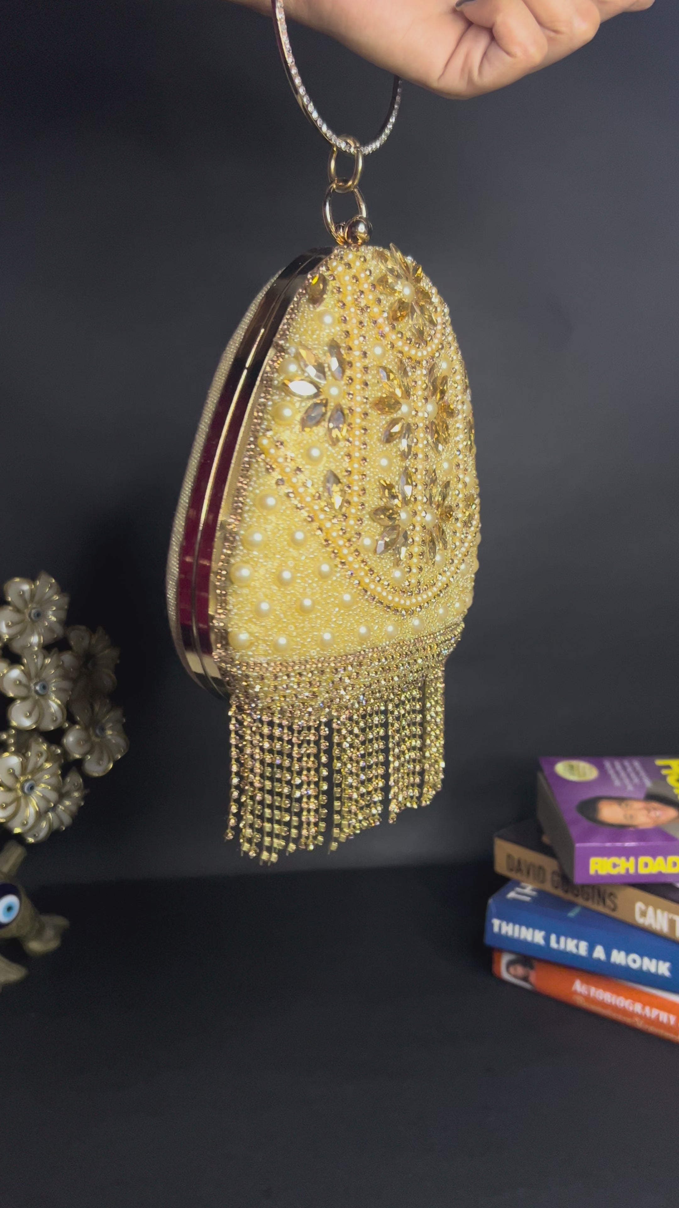 Aurora Lumière Ring Clutch